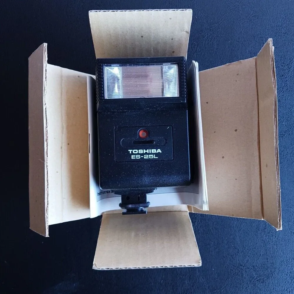 Toshiba Electronic Flash ES-25L With Manual and Original Box Untested